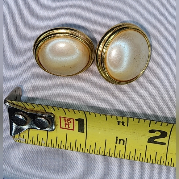 Vintage faux pearl beaded necklace and earring set - Picture 6 of 7